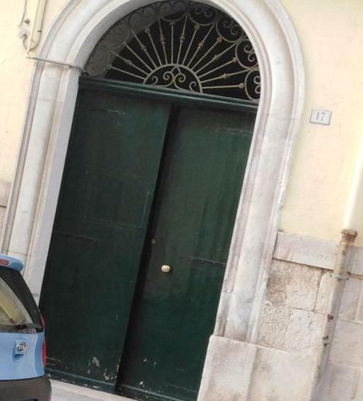 Suite Bb Trani Bagian luar foto